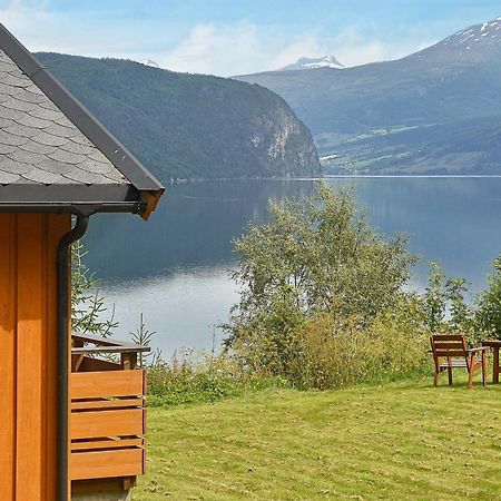 Three-Bedroom Holiday Home In Utvik 1 Reed Bilik gambar